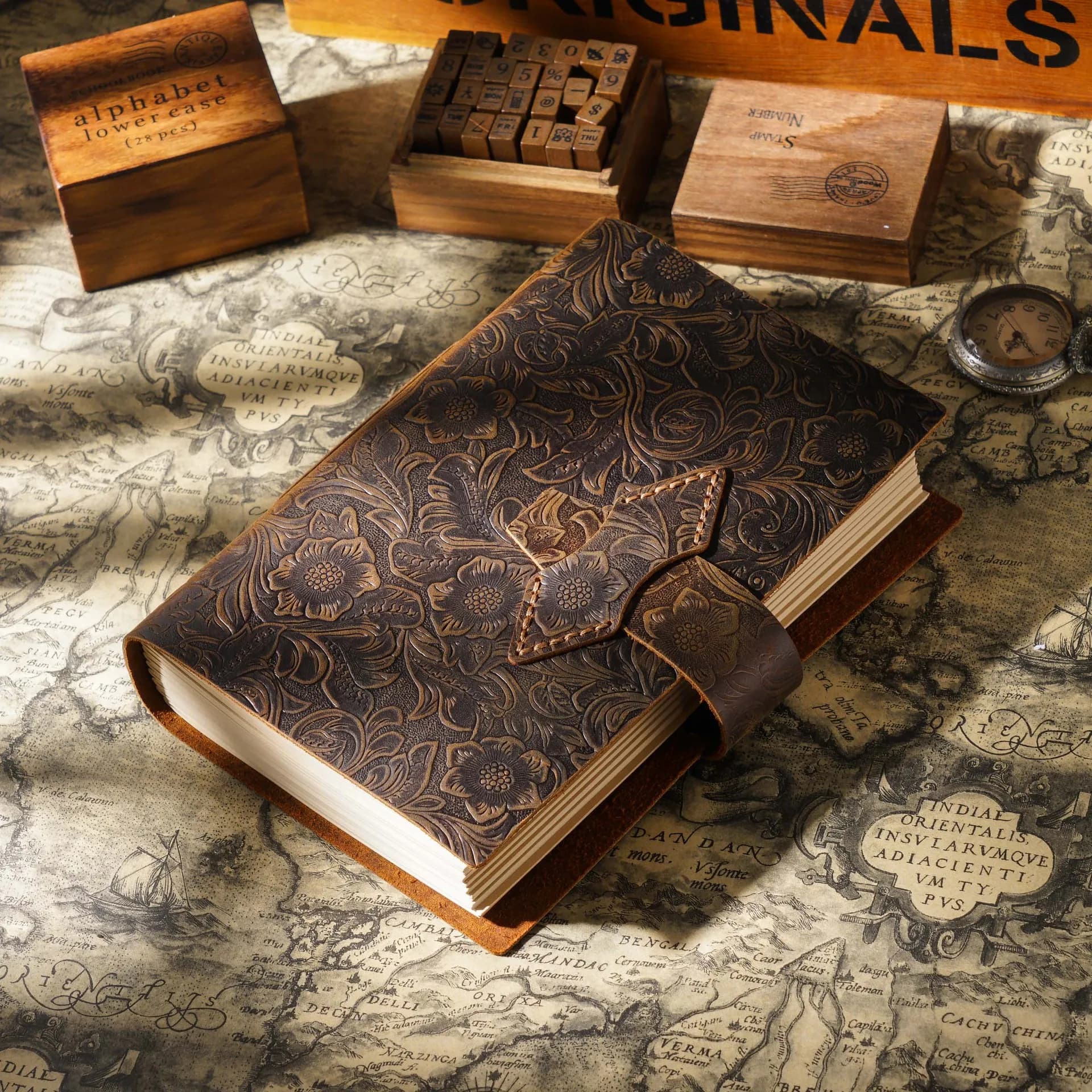 Handmade Notebook Cowhide Leather Journal Flower Cover DIY Thick Sketchbook Retro Diary Blank Kraft Paper Travel Book 400 Pages