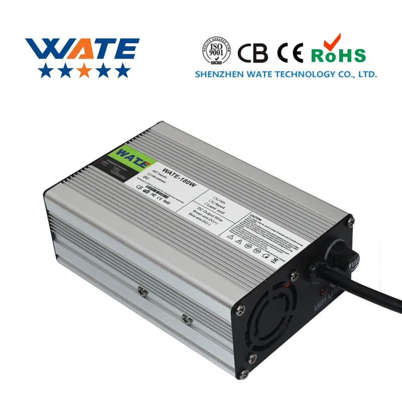 Caricabatterie 54.6V 1A per caricabatteria agli ioni di litio 13S 48V, caricabatteria con ventola di raffreddamento