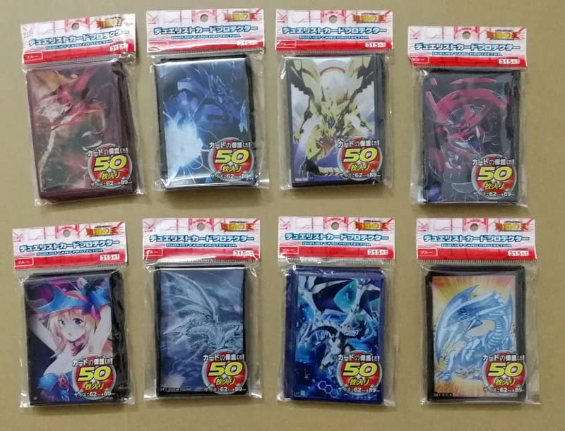 50 pz/lotto (1 confezione) Yu-Gi-Oh! Card Cosplay Yugioh Emperor Dragon Series Board Anime Games Sleeves Card Barrier Card Protector
