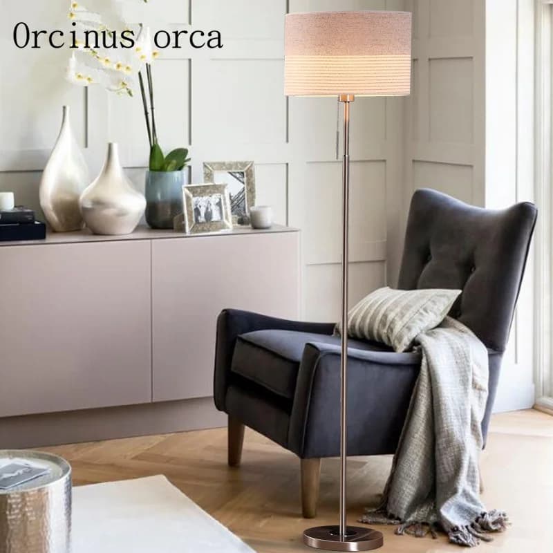 Lampada da terra soggiorno moderna moda nordica lampada da scrivania verticale moda camera da letto coreana lampada da studio Spedizione gratuita