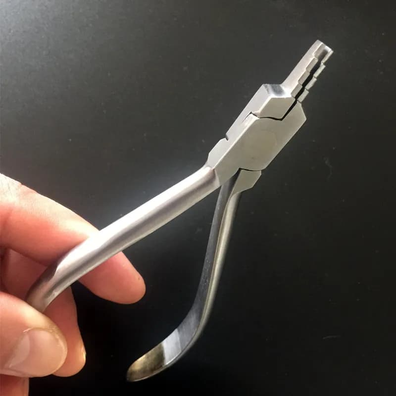 Strumento per pinza Nance con pinza per filo ortodontico dentale