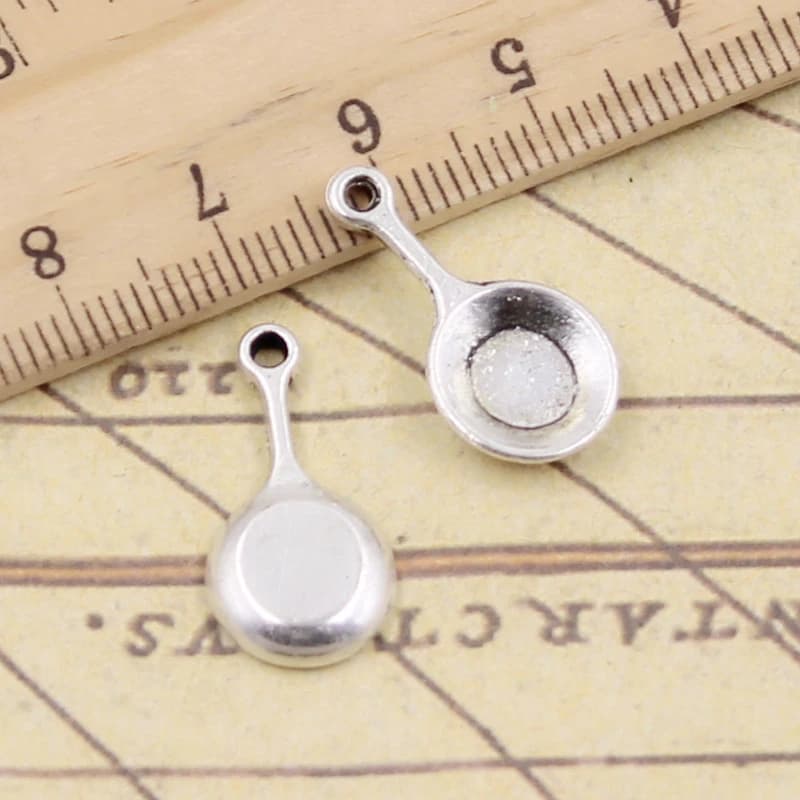 20pcs of Charms Padella 22x11mm Tibetan Silver Pendants of Ancient Monil Color That Makes FAI FROM YOU Facts To Hand Of Mestiere