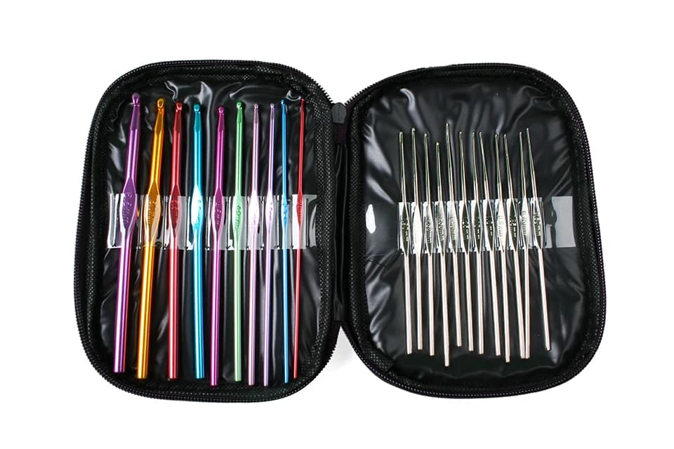 Set da 22 pezzi di aghi per uncinetto in alluminio di colore misto per strumenti per kit di filati da maglia fai-da-te con custodia