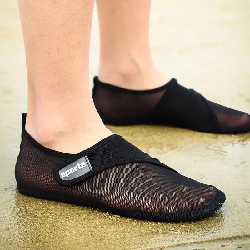 Scarpe da uomo a piedi nudi Mesh Scarpe da acqua estive Scarpe da ginnastica da spiaggia casual da uomo traspiranti Slip On Mocassini piatti Maschile Tenis Zapatos Hombre