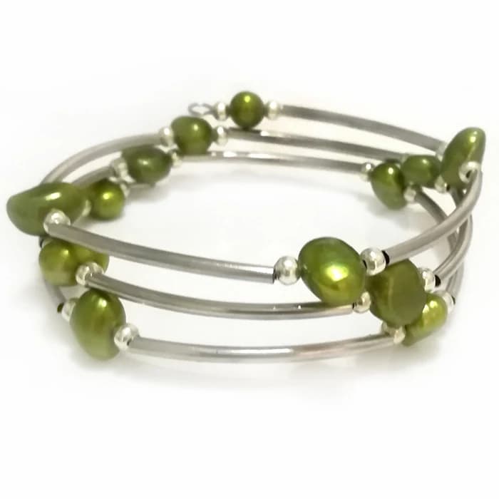 Bracciale in filo di memoria con perla barocca naturale verde oliva da 20 pollici 8-9 mm all'ingrosso