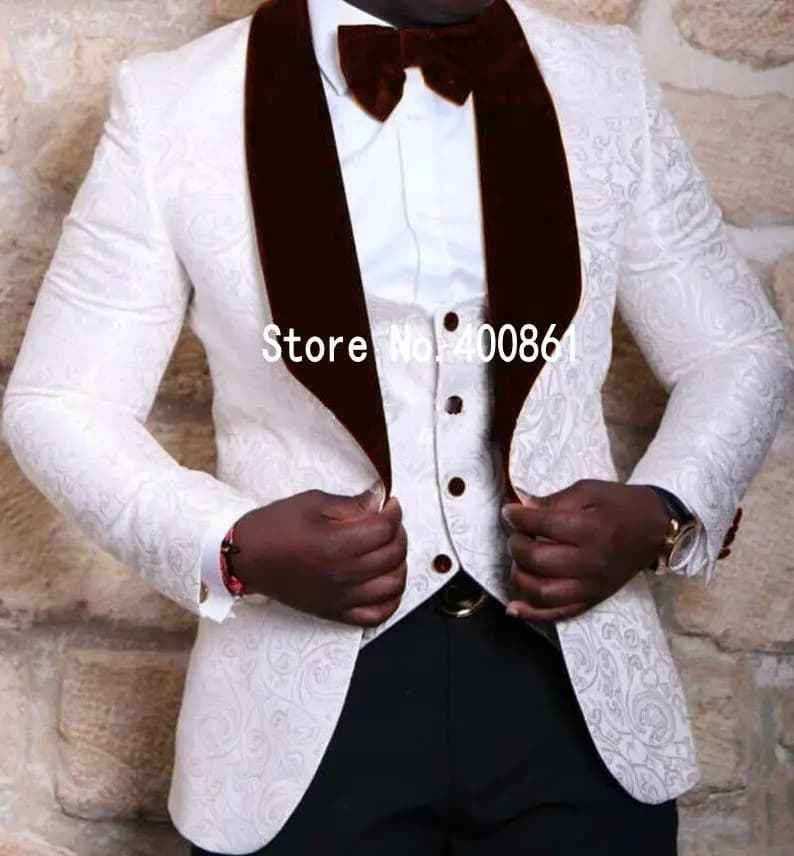 Nuovo design bianco smoking dello sposo scialle vino risvolto groomsmen best man abito da sposa da uomo (giacca + pantaloni + gilet + cravatta) W: 2797