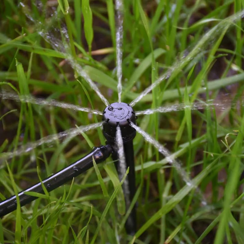 100 Pieces Garden Drop Irrigators with 8 Holes, Adjustable Ugello, 1/4 Hose Connector, Drop Irrigation, Garden Irrigation Sprayer