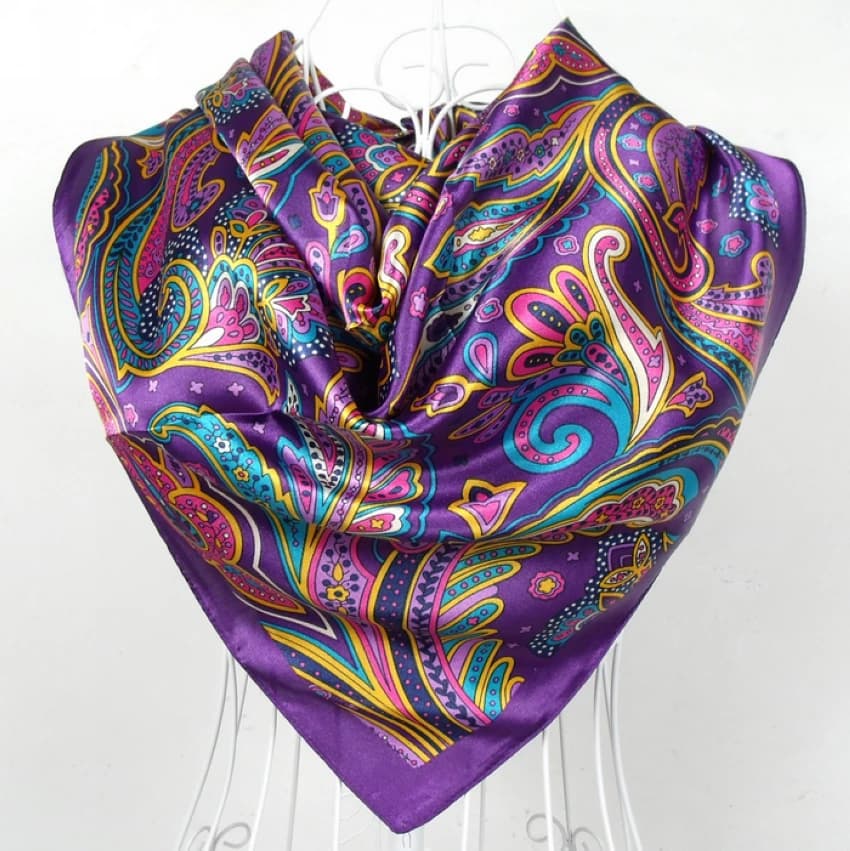 Sciarpa di raso femminile primaverile e autunnale, grandi sciarpe quadrate stampate Hijab, sciarpa da donna, scialle sciarpa di seta poliestere viola 90 * 90 cm