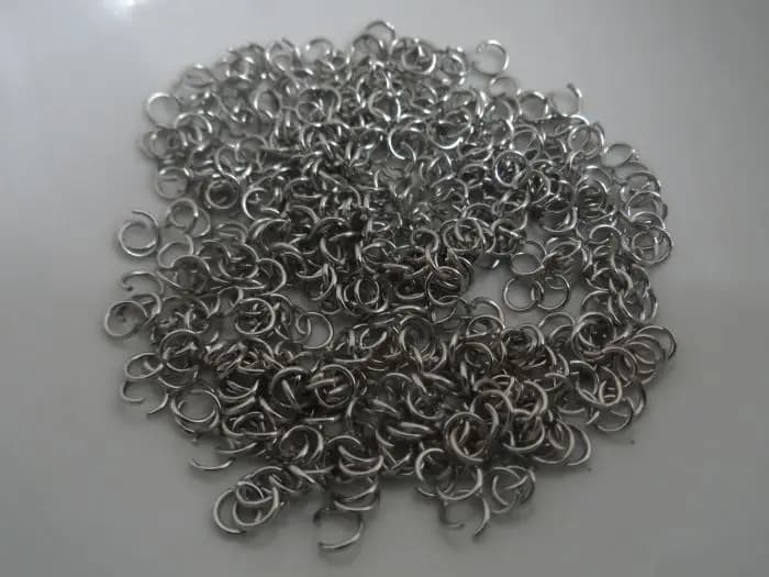 Lot of 500 pieces of open rings and 0,6*4 mm stainless steel hook rings, suitable for necklaces and DIY accessories for jewelry.