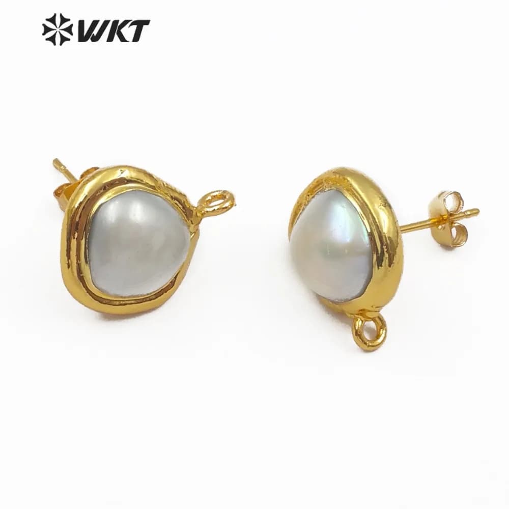 Orecchini a perla WT-JF301 con placcatura in oro e perle naturali d'acqua dolce per donna, ideali per creare orecchini alla moda.