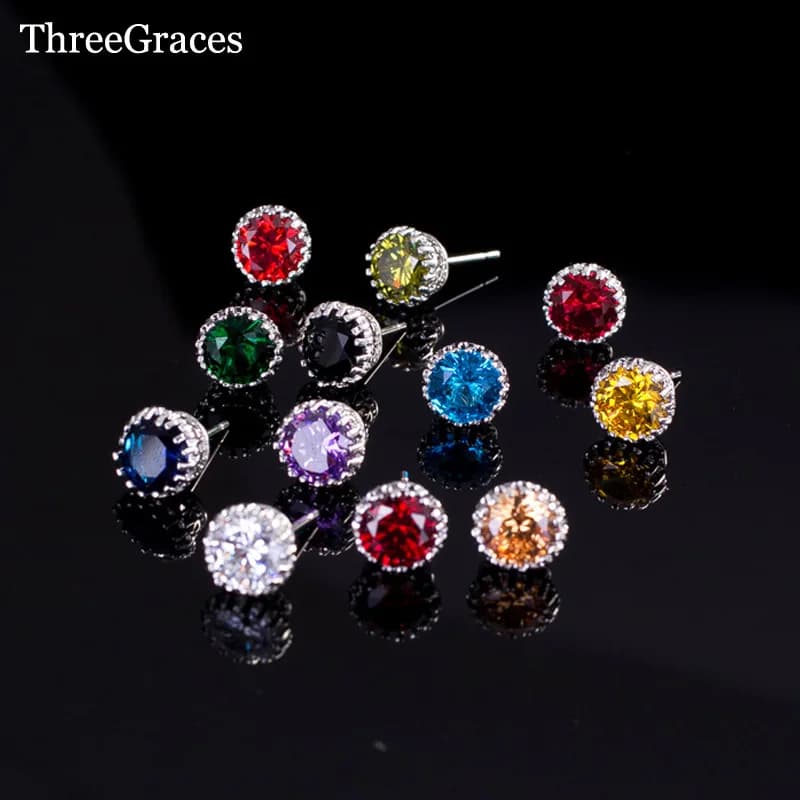ThreeGraces All'ingrosso Gioielli di moda unisex Grandi 8mm Rotondi Cubic Zirconia Pietra Corona Orecchini con perno per le donne Festa quotidiana ER153
