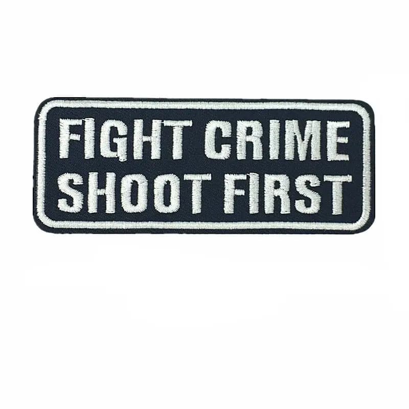Ricamo Lettere di Patch Cucire Ferro Su Toppe e Stemmi Lotta Crimine Sparare Per Primo Ricamato Distintivi e Simboli Per Il Sacchetto Dei Jeans Cappello Maglietta FAI DA TE appliques