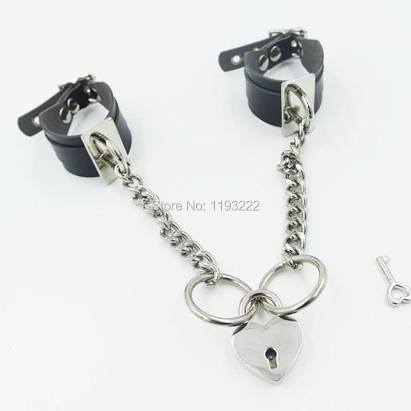 Cinquanta Sfumature di Grigio Fatti A Mano Punk Catene di Sicurezza Cuore Chiave Con Serratura Manette In Pelle Polsino Handlock Da Polso Del Braccialetto Del Braccialetto