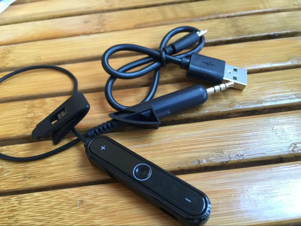 Bluetooth audio transmitter cable for headphones QC15 The QC 15 headphones turn with wireless cable
