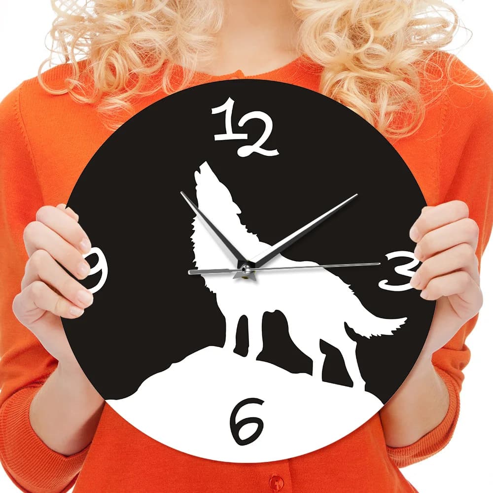 Howling Wolf Wall Clock Modern Design Woodland Wildlife Animal Wolf Home Decor Wall Watch Time Clock For Wolf Lover Gift