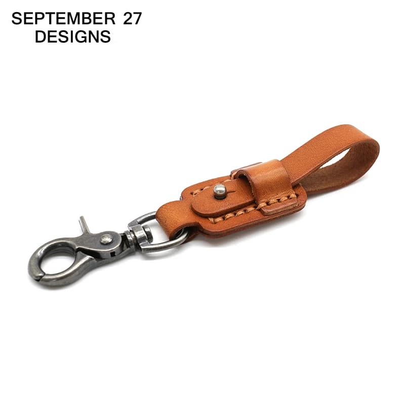 New Fashion Men's Keychain Vintage Metal Car Keychain Luxury Handmade Leather Multifunctional Keychain Women's Retro Keychain