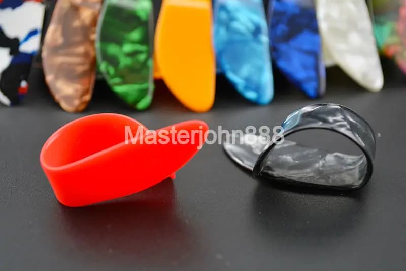 Plettri per chitarra acustica Master John in celluloide stile dito da 10 pezzi
