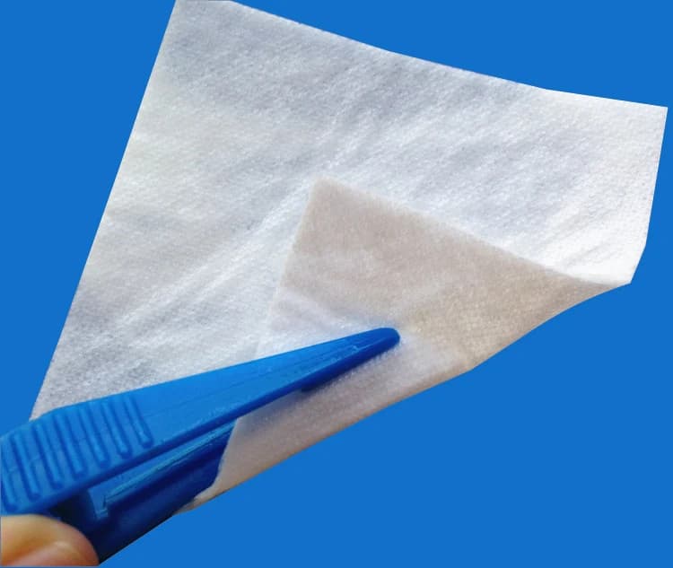 50 pz. tamponi assorbenti a bassa adesione 7,5x7,5 cm, materiale sterile per ferite, ulcere e assorbimento sangue, non appiccicosi