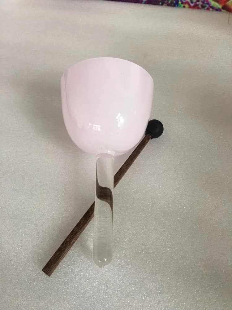 crystal singing bowl with handle as practitioner 528hz healing frequency crystal tones about 4.5"