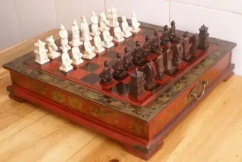 Squisito set di scacchi cinesi da 32 pezzi e tavolo per uccelli con fiori in scatola di legno e pelle