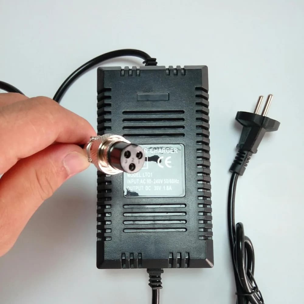 Standard UE 36V 1.8A 12mm Pin XLR Spina Femmina Caricatore Intelligente Per AGM VRLA Batteria Al Piombo Gel 36V 10AH 12AH 14AH 20AH