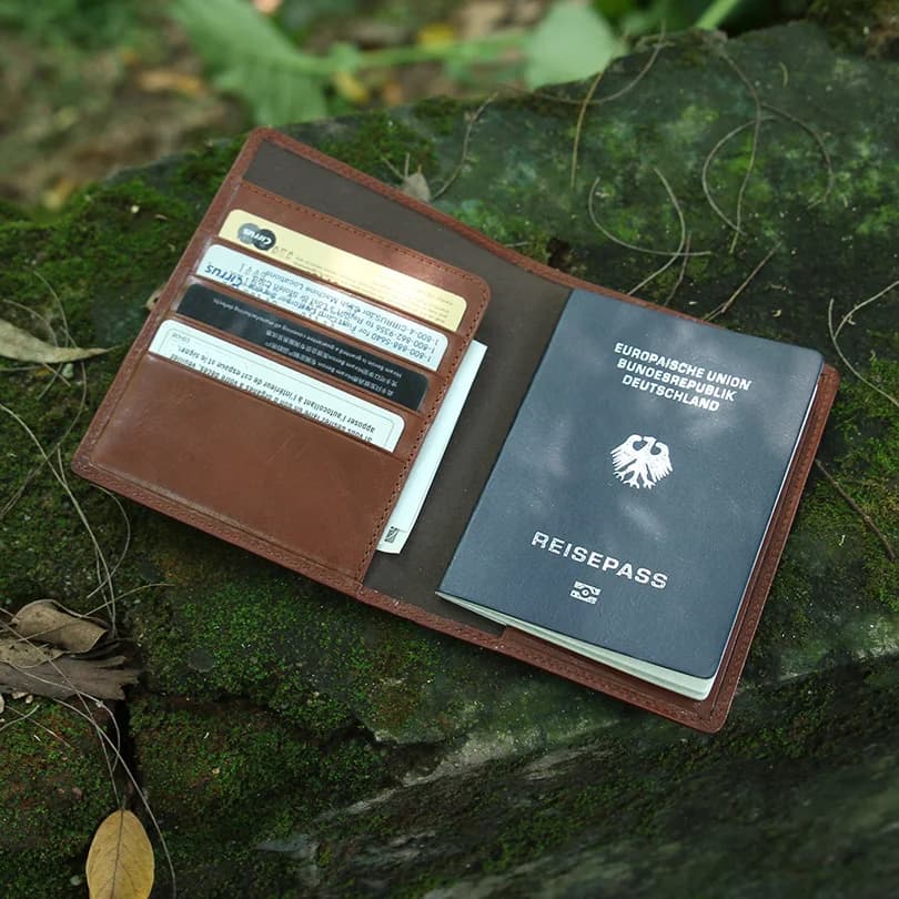 Custodia per passaporto in pelle Hiram Beron per uomo Porta documenti da viaggio Borsa per passaporto Etichetta iniziale regalo per uomo