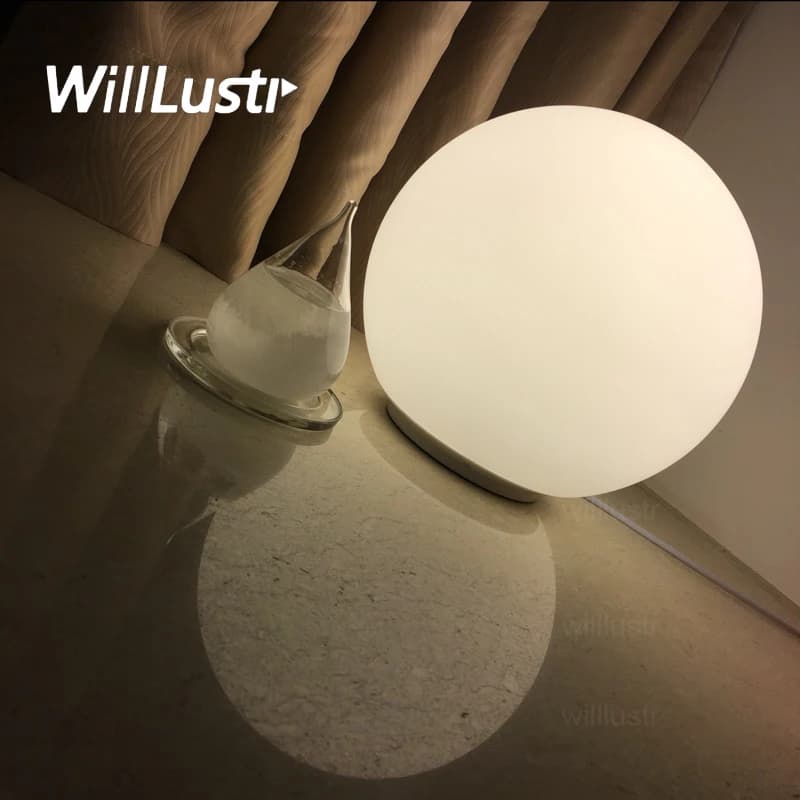 Lampada da tavolo moderna, illuminazione da tavolo rotonda, paralume in vetro bianco latte satinato, luce da scrivania, illuminazione a globo Dioscuri parete soffitto