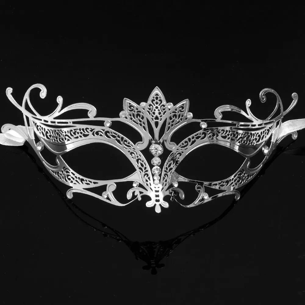 Black Show veneziano metallo filigrana taglio Laser maschera da ballo in maschera strass oro Costume abito da ballo Costume da ballo maschera da sposa