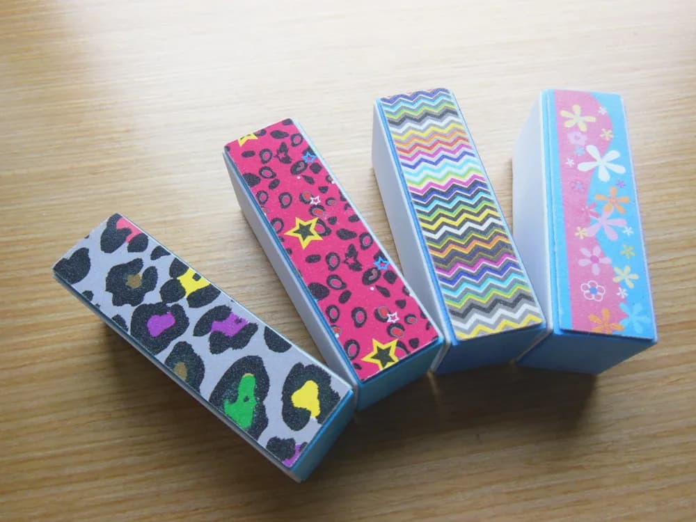 4 pz/lotto colore misto 4 vie blocco tampone per unghie blocco lucentezza per unghie smalto strumento per nail art lima per pedicure