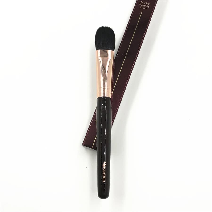 CT Brand - Pennello per fondotinta Pennello per fondotinta in crema Pennello per fondotinta per contorno viso Strumento per trucco per fondotinta di lusso
