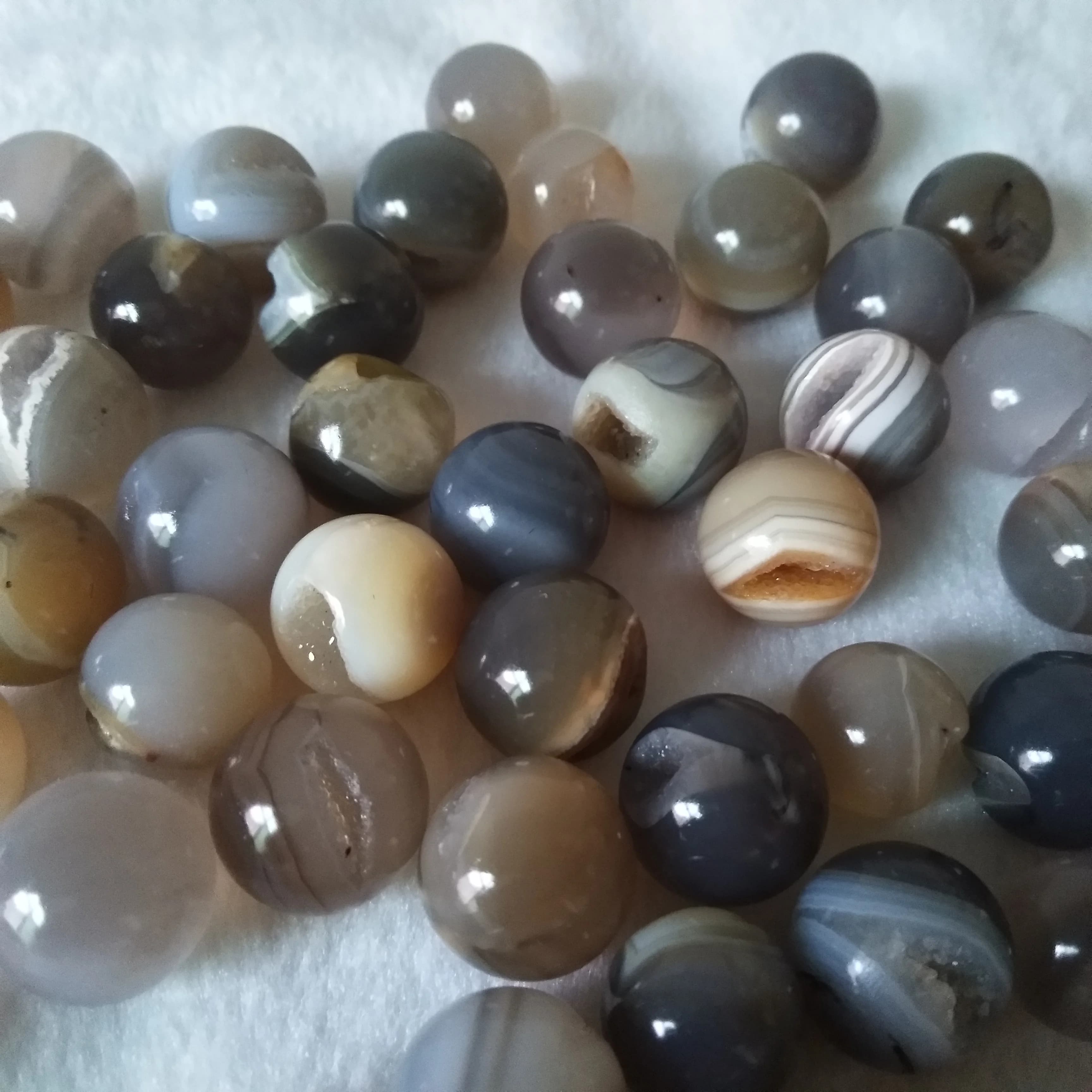 6pcs sfera di cristallo di pietra naturale sfere di Geode di agata cluster di cristalli aperti bellissimo globolo decorativo per la casa all'ingrosso