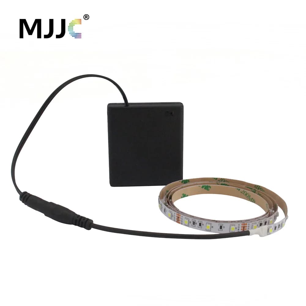 Striscia LED alimentata a batteria 50CM 1M 2M 3M Luci a nastro adesivo SMD 2835 5V Lampada a strisce LED a batteria bianca fredda calda