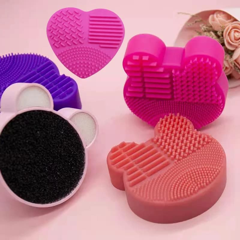 Orso/spazzola per trucco in Silicone a forma di cuore Scrubber Board Cleaner Pad fondotinta trucco spazzola per pulizia strumento per tappetino in Gel