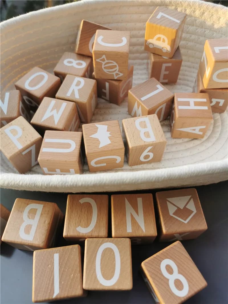 26pcs bambini giocattoli in legno Montessori grandi blocchi di alfabeto di faggio impilabili con numeri di lettere mattoni cubo apprendimento precoce