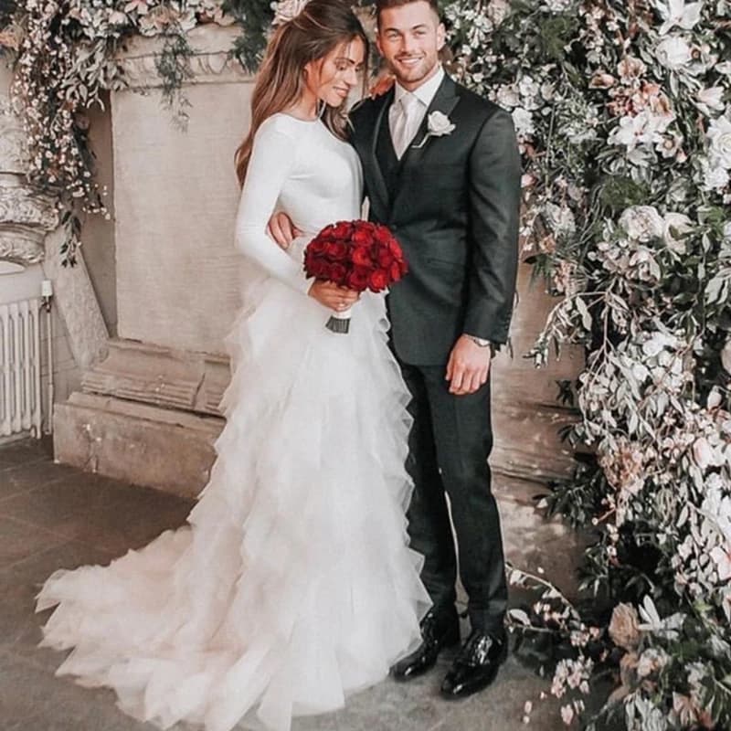 Abito da sposa Boho semplice con volant maniche lunghe abito da sposa bianco senza schienale Corte dei treni Giardino di campagna Abiti da sposa personalizzati