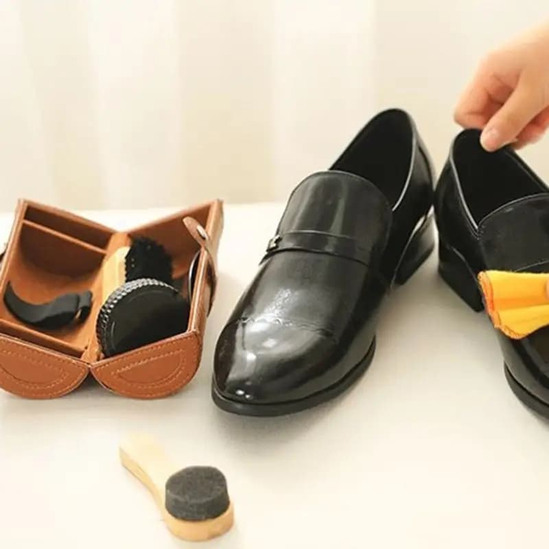 Set 6 pezzi per cura delle scarpe in pelle, calzascarpe, smalto per scarpe, spazzola per scarpe, panno per pulizia, spazzola in spugna, spugna