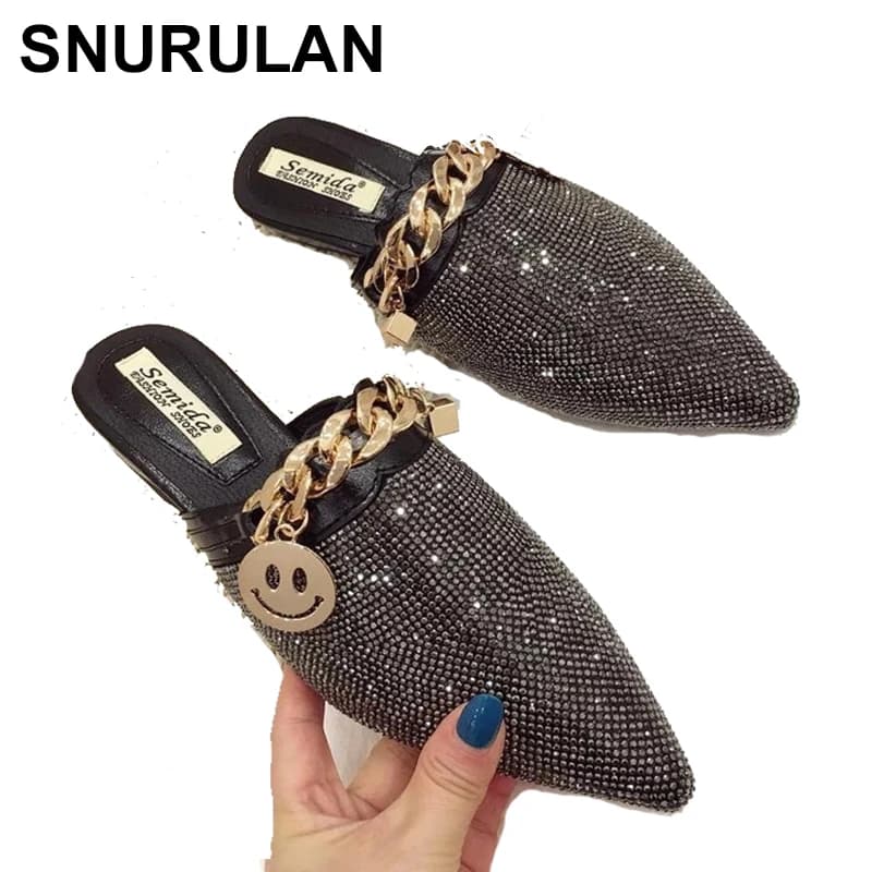 Sruranpunta a punta mezze pantofole donna estate indossare nuova moda strass pigri appartamenti sandali Casual muli catena di metallo scivolo