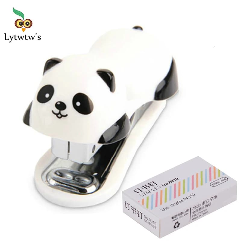 Un set di cucitrici alla moda per cucitrici panda, con clip in acciaio da 10mm, forniture per ufficio, forniture per uniformi scolastiche