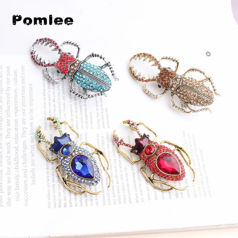 Pomlee 2024 Beetles Enamel Pin Rhinestone Bugs Brooch Insect Brooches And Pins Scarf Bag Clip Accessories