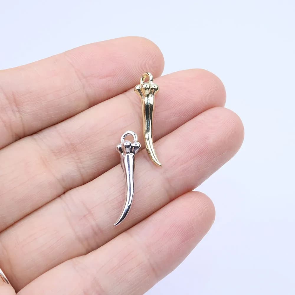 Eruifa 20 pz 20mm Popolare Lungo Peper Gioielli In Lega di Zinco FAI DA TE Pendenti E Ciondoli Del Pendente Della Collana Della Ragazza Delle Donne, Orecchino Braccialetto 2 Colori