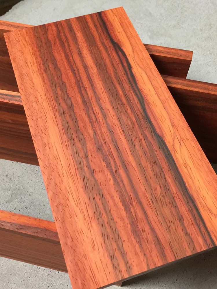 2 Pezzi di Legno di Palissandro Africano, Spessore 2-30MM, Lunghezza 5-50CM, Materiale per Fai-da-Te, Blocchi di Legno Raro Personalizzabili