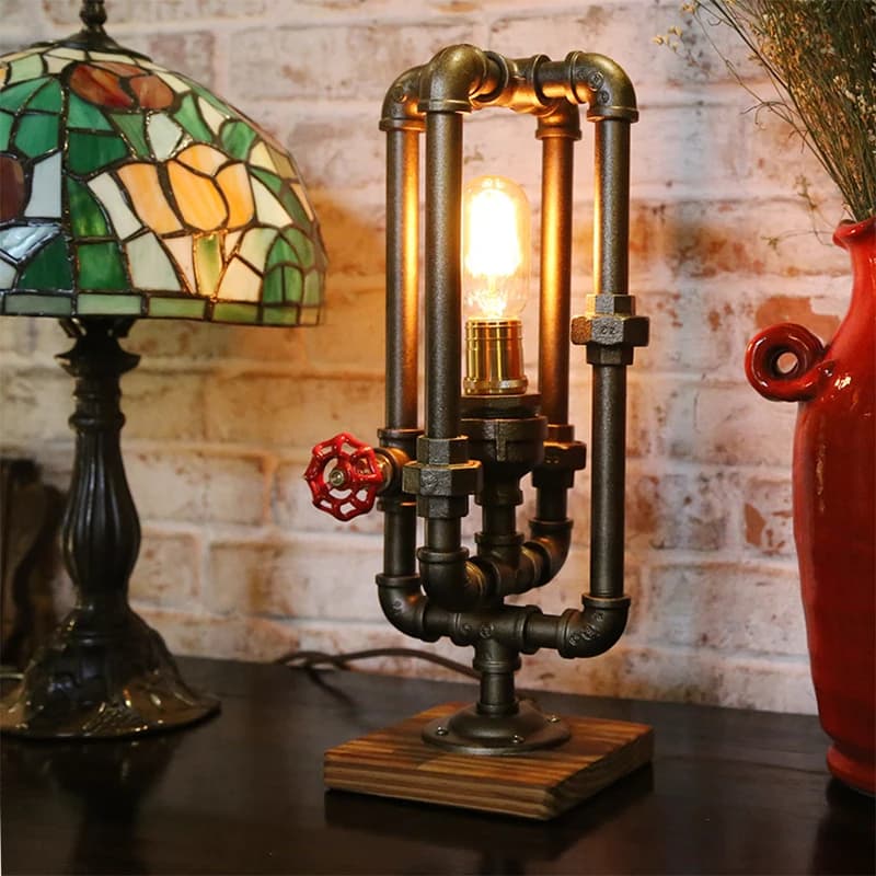 Lampada da scrivania creativa in stile industriale americano Lampada da scrivania decorativa per studio camera da letto con lampadina Edison retrò