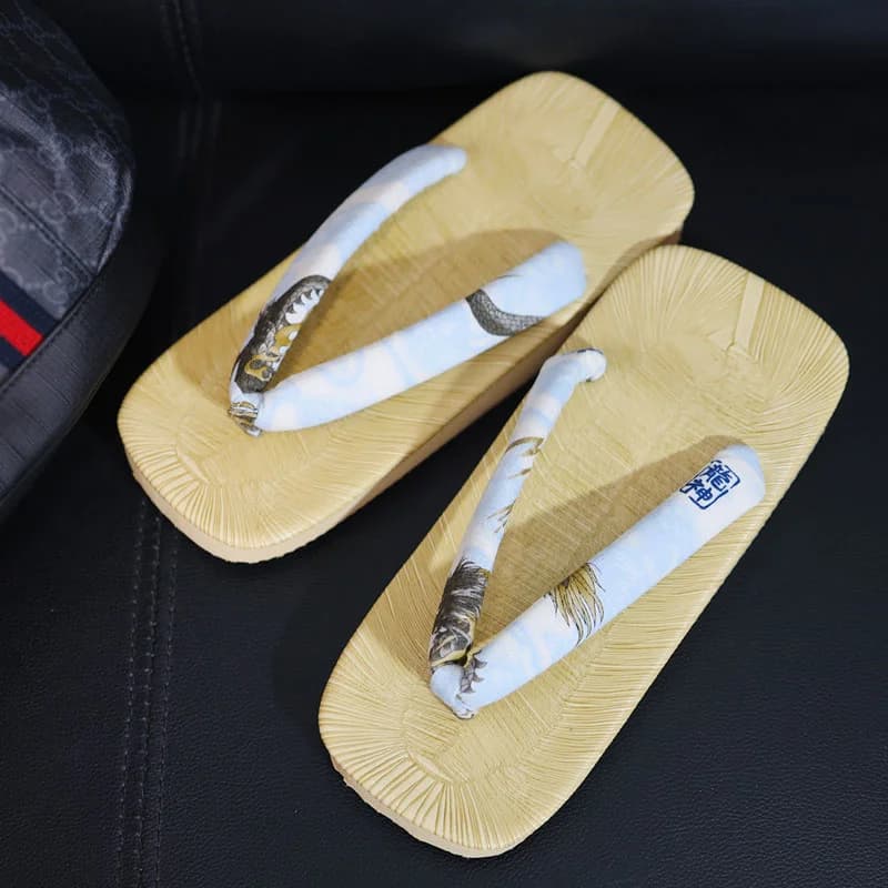 Men's Japanese Clogs Straw Weaving Slipper Demon Slayer Tanjirou Cosplay Costumes Shoes Flip Flops Lovers Thick Bottom Slippers