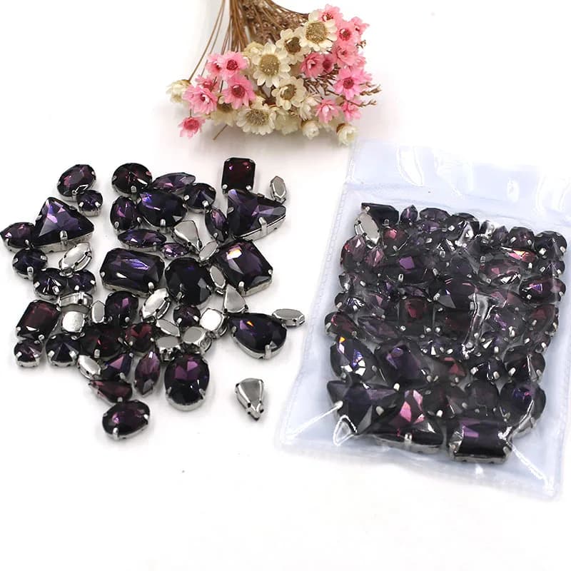 Vendere in Perdita! 50 Pz/borsa di Alta Qualità di Figura Mista Profondo Viola di Cristallo di Vetro Sew on Strass Artiglio Fai da Te Accessori di Abbigliamento