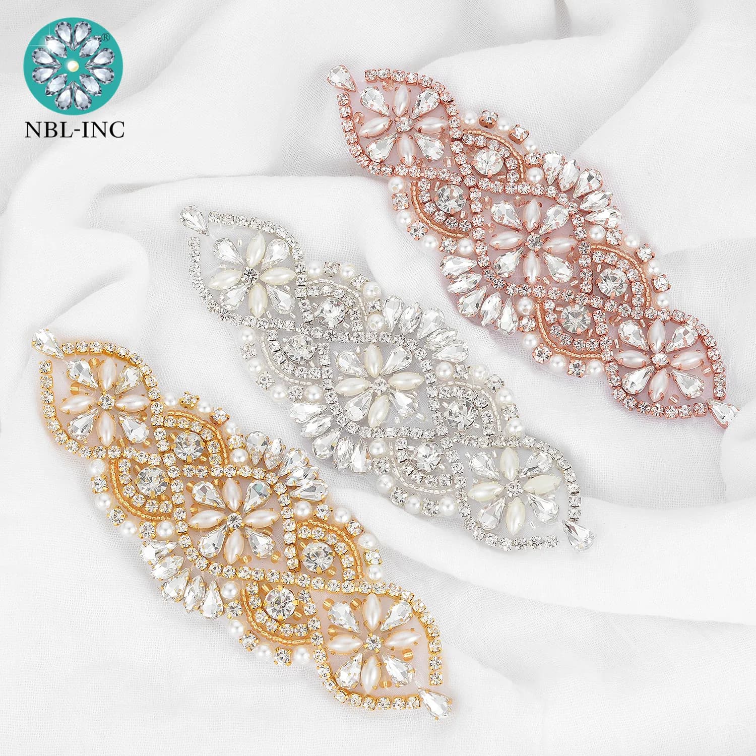 (30 pz) ferro applique di strass di perle con perline a mano all'ingrosso personalizzato su applique di cristallo per abiti da sposa WDD0017