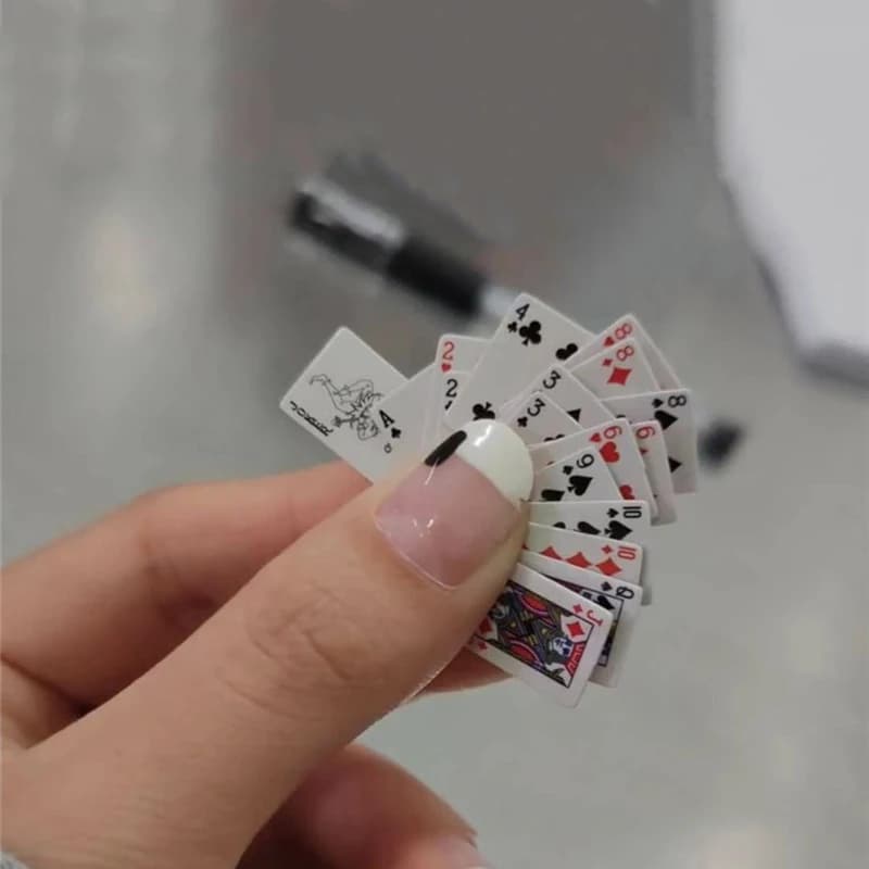Funny funny mini playing cards poker games Super small cards Parody Gifts Travel toys Scherzo Puntelli Miniature poker card for doll house
