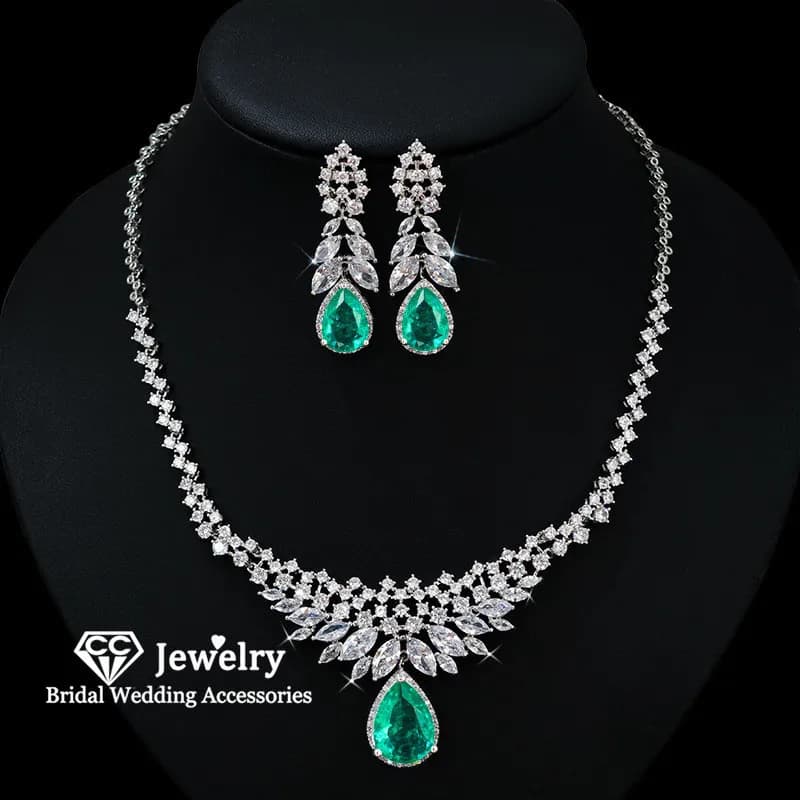 CC Set di gioielleria raffinata per le donne Accessori da sposa Abito da sposa Collana di fidanzamento Orecchini 2 pezzi Gioielli vintage S925 HL077