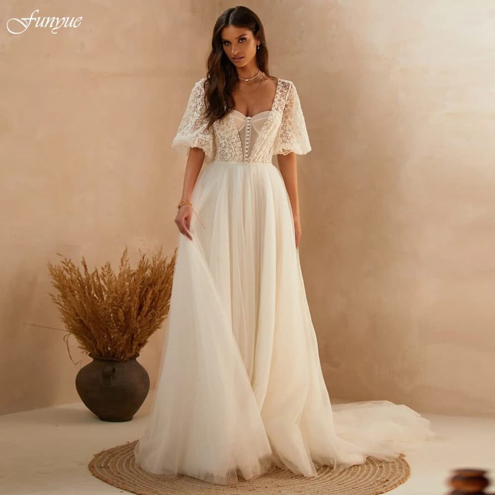 Vintage wedding dress Boho 2025 New wedding dress with half sleeved heart neck lace wedding dress with lace tulle straps