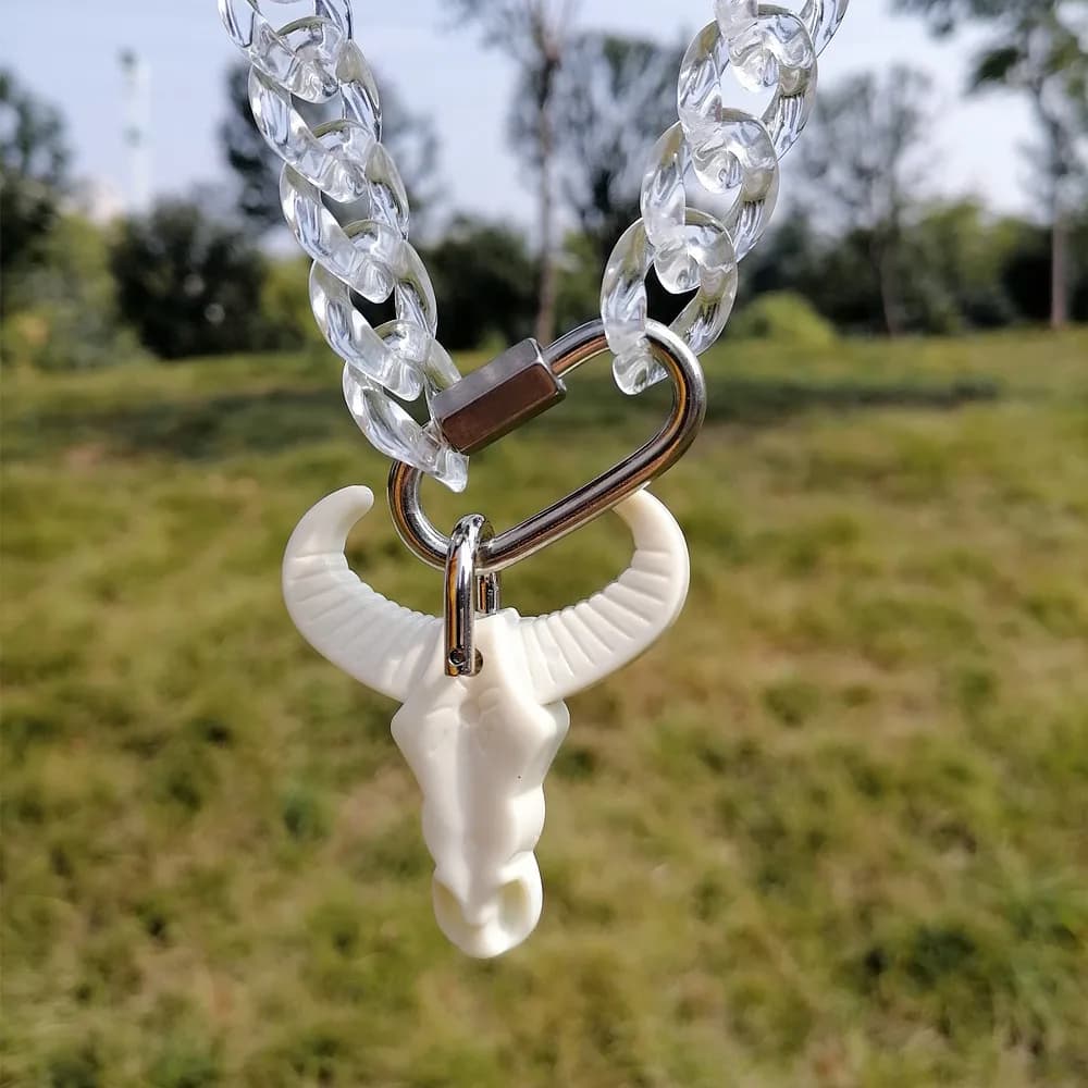 FishSheep Punk collana con ciondolo a forma di toro in acrilico trasparente con lucchetto a catena per uomo collana gotica con fibbia in acciaio trasparente a catena robusta