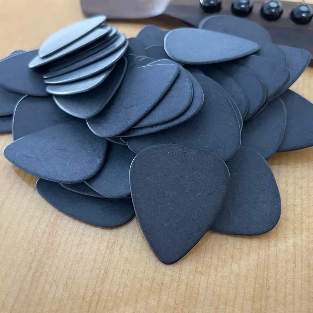 Lots of 100pcs Solid Black Gauge 0.6mm / 0.71mm / 1mm / 1.5mm Delrin Guitar Bass Picks Plectrums